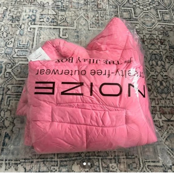 Noize puffer jacket from jilly box size M - Picture 2 of 4